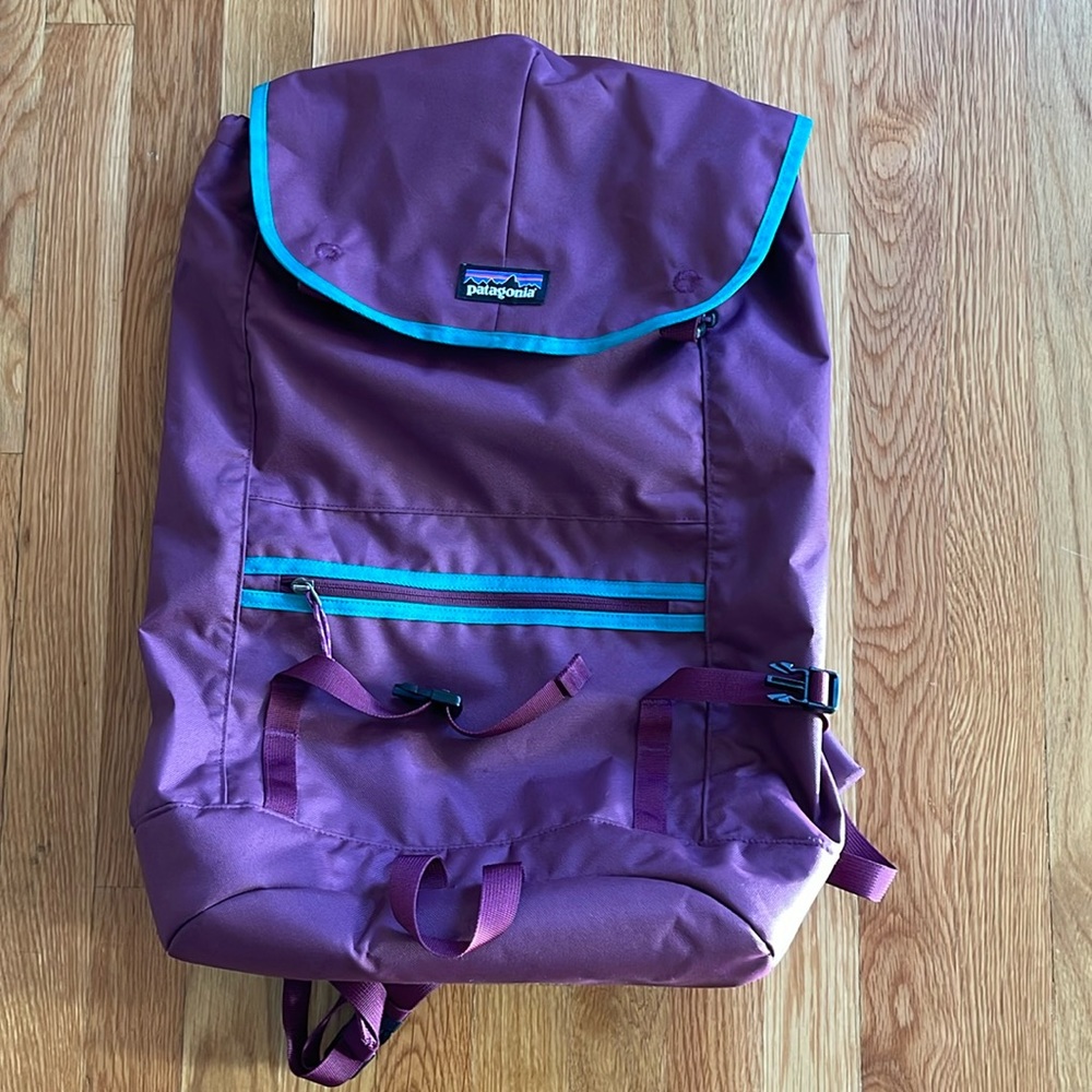 Patagonia backpack. Black Hole, 25L.  Color: purple. Condition: good.